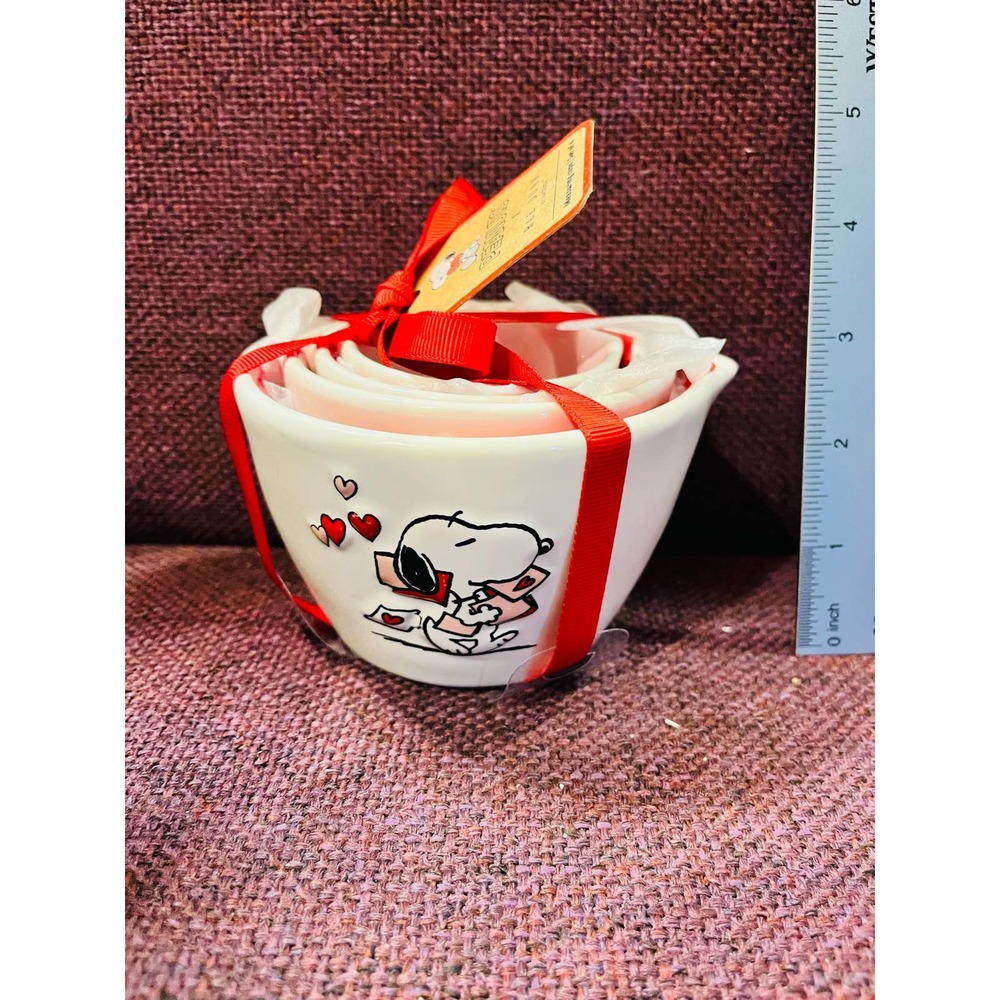 Peanuts by Rae Dunn love measuring cups